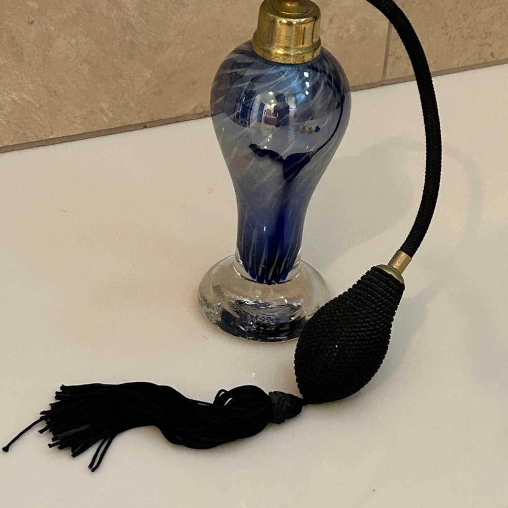 Vintage hand-blown glass perfume bottle, blue - Picture 2 of 4